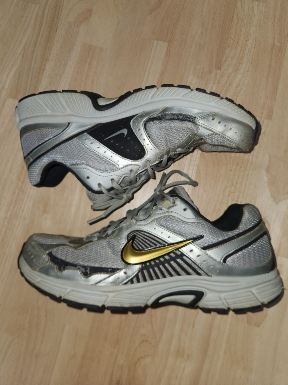 Vintage Y2K Nike Dart 7 Grey and Gold Colorway Men's Size 13 Good Condition Emrb